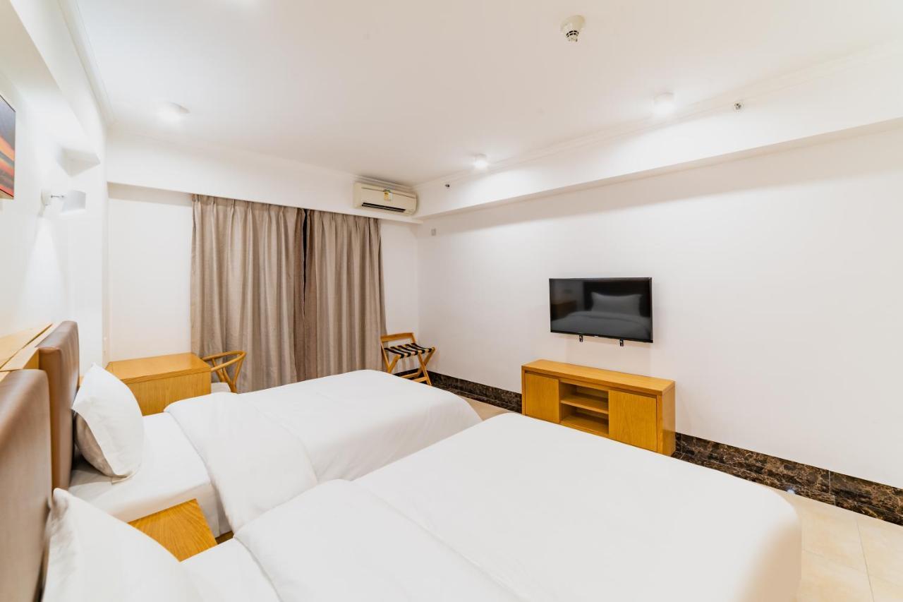 Hotel Cinco Oceanos Макао Екстериор снимка