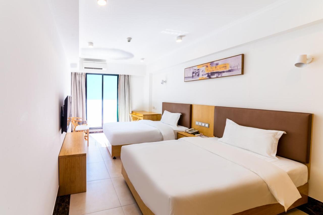 Hotel Cinco Oceanos Макао Екстериор снимка
